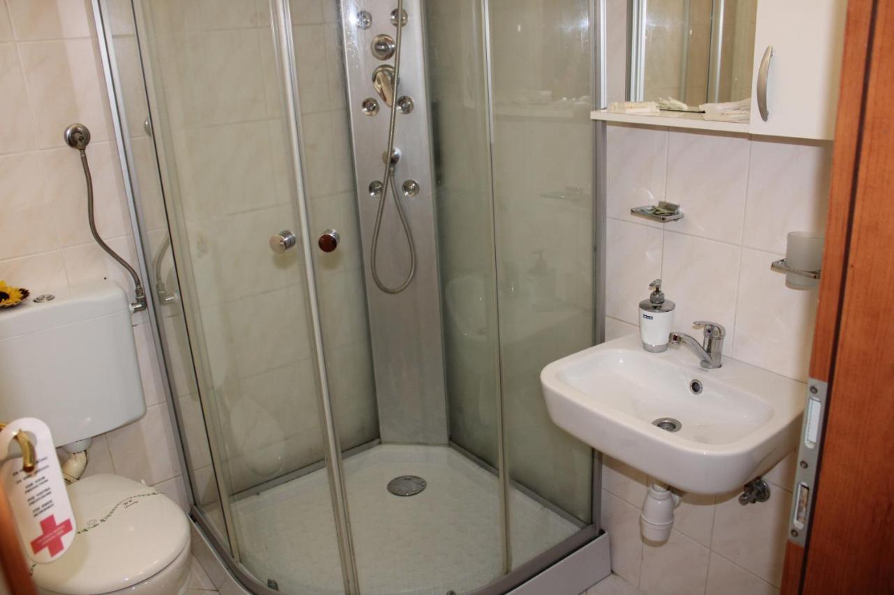 Apartment Retro III โคเปร์ ภายนอก รูปภาพ